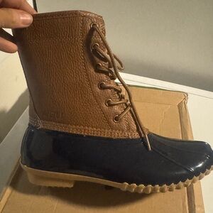 JBU Women's Brown and Navy Duck Boots